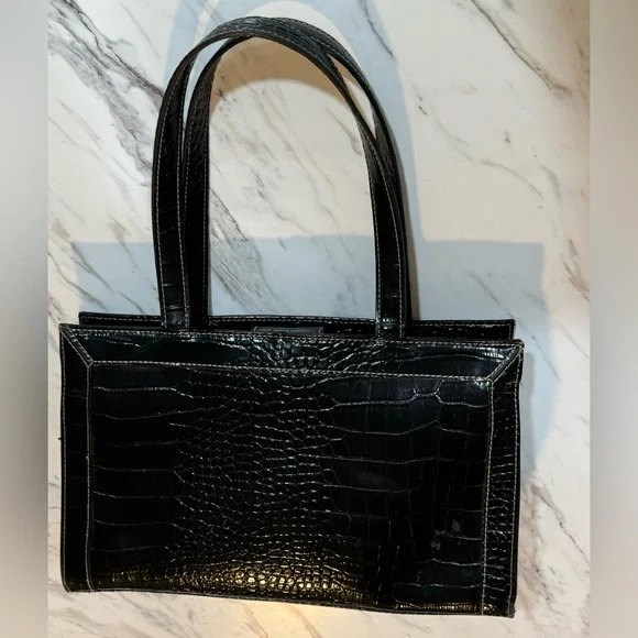 Liz Claiborne black faux alligator purse/bag and wallet - Picture 4 of 16